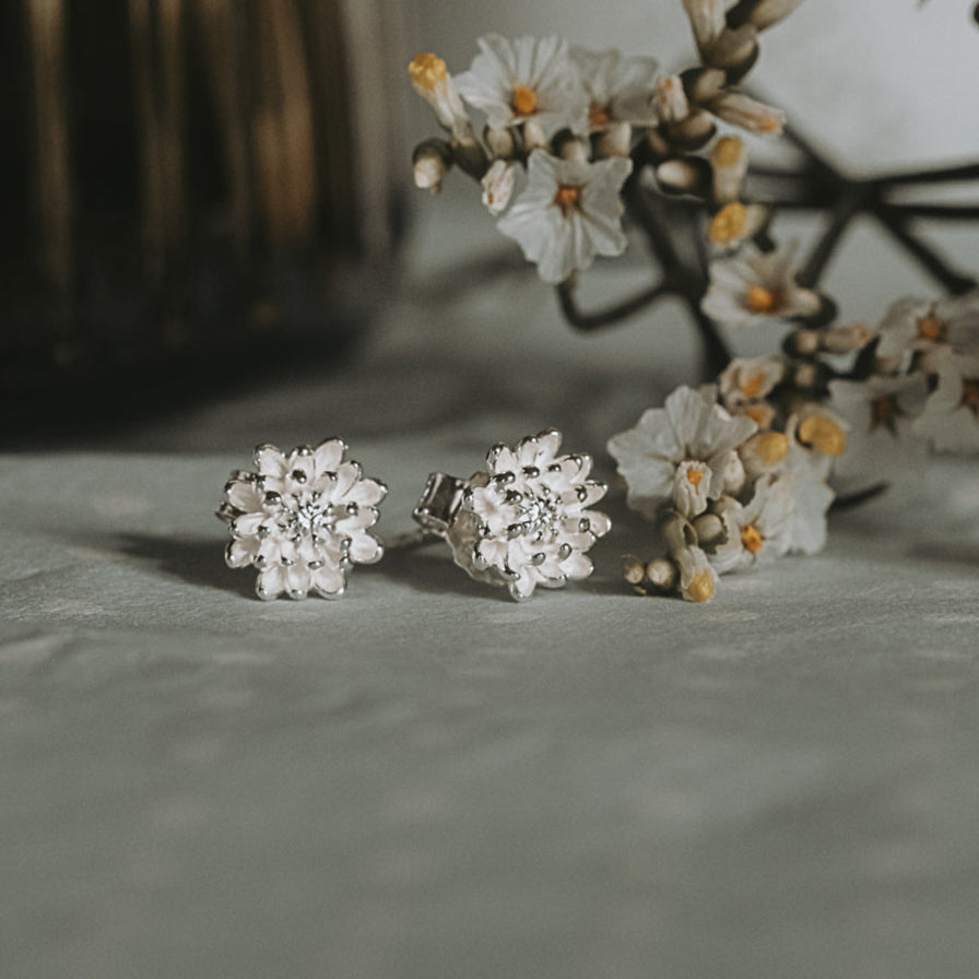 EAR STUDS CHRYSANTHEMUM