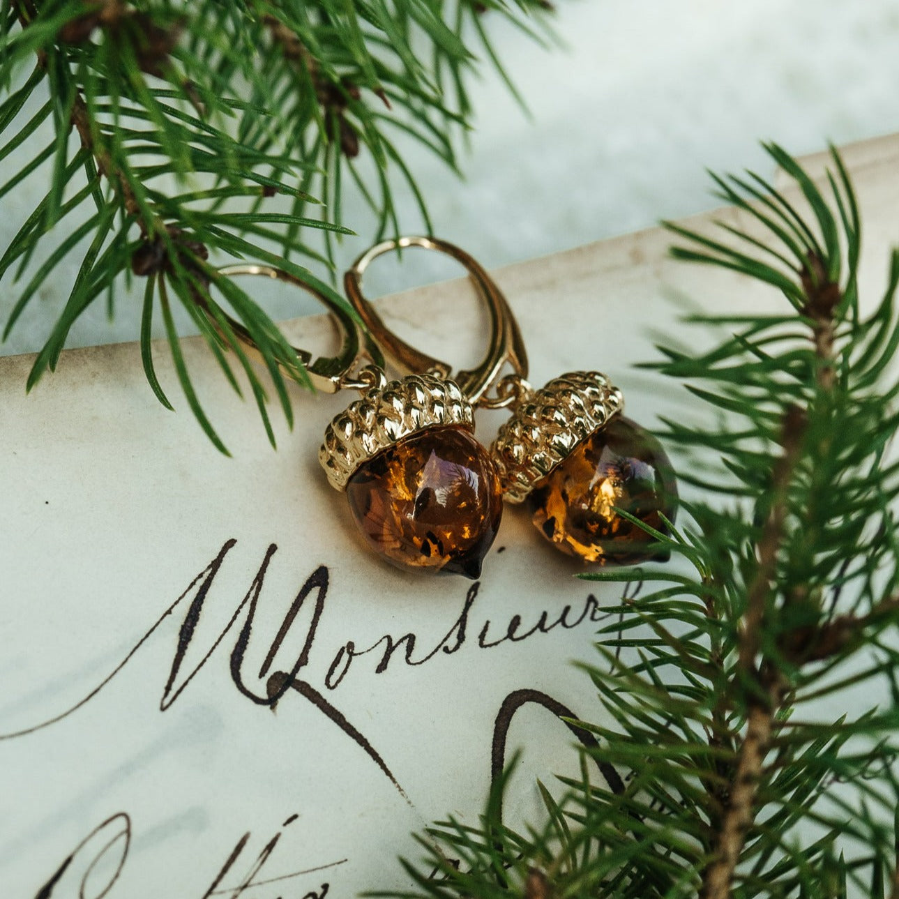 EARRINGS AMBER ACORN