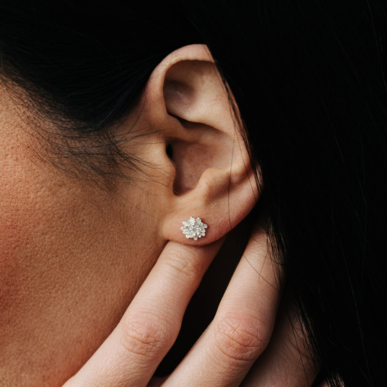 EAR STUDS CHRYSANTHEMUM