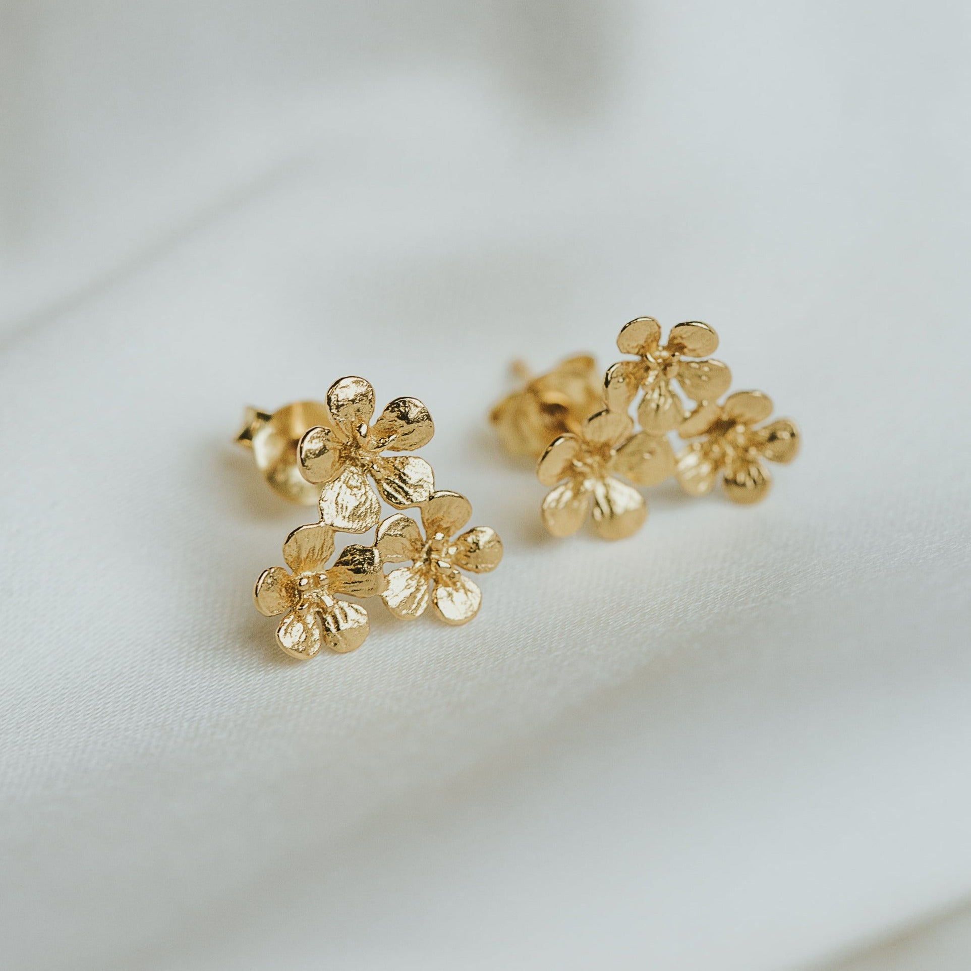 EAR STUDS SMALL FLOWERS