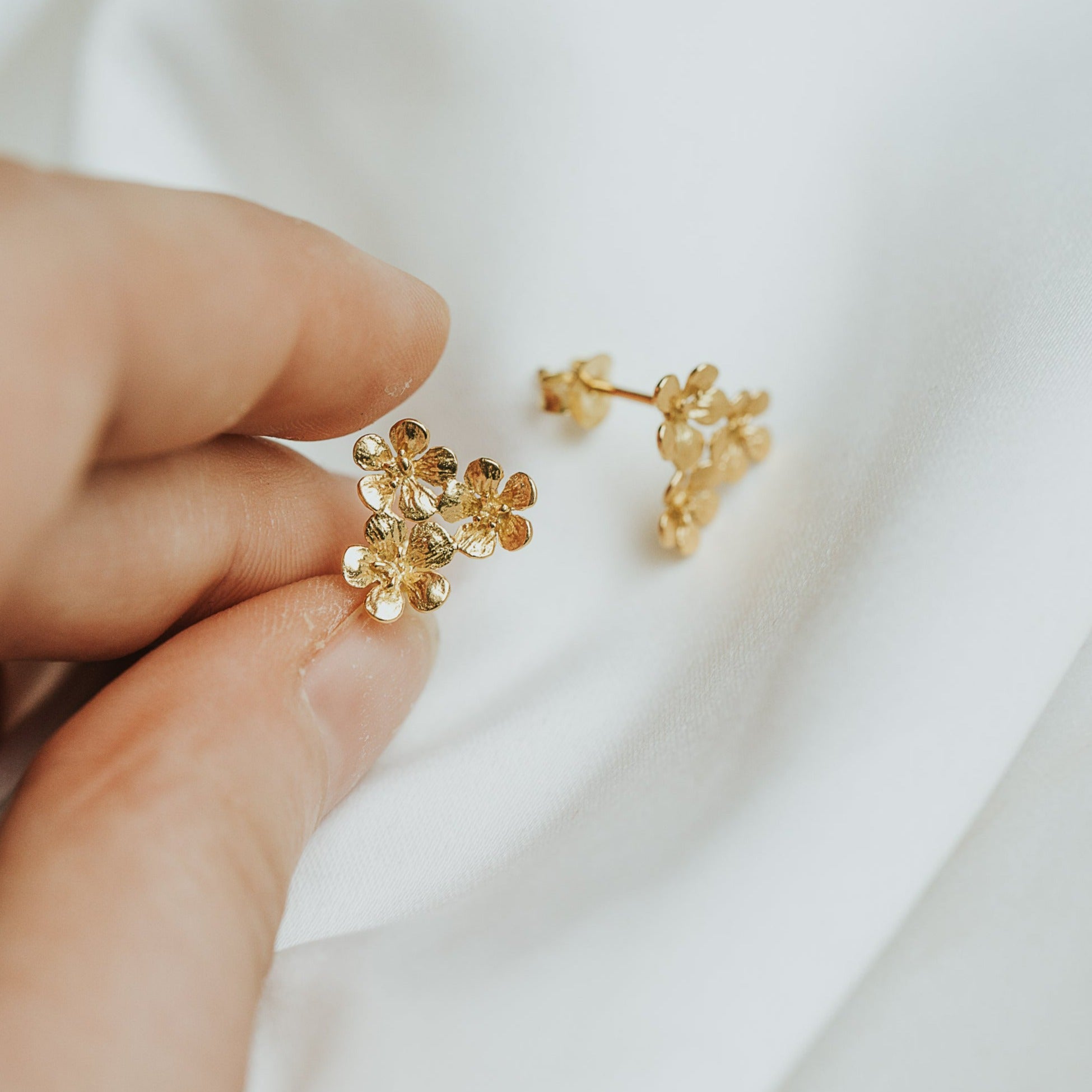 EAR STUDS SMALL FLOWERS